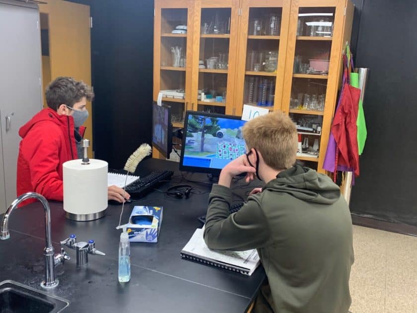 students playing Labster in a face-to-face lab classroom